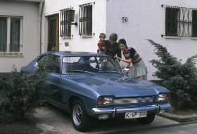 Capri 2300 GT Blau.jpg